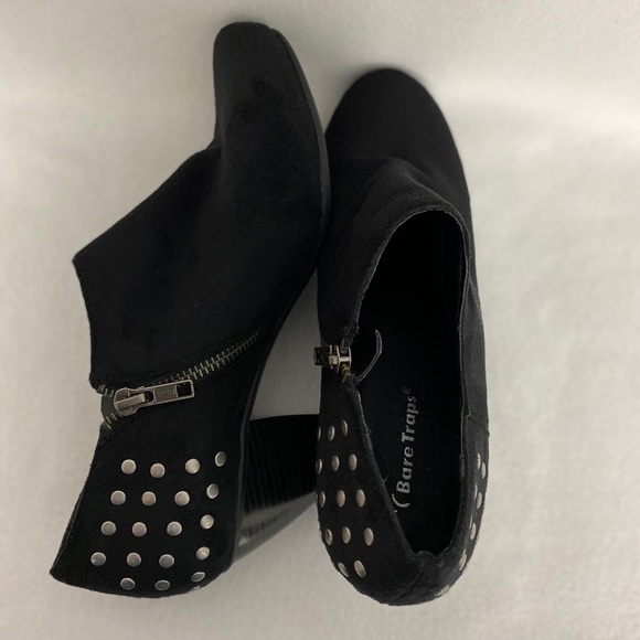 Baretraps Size 9 Black Studded Ankle Bootie. - Picture 6 of 15